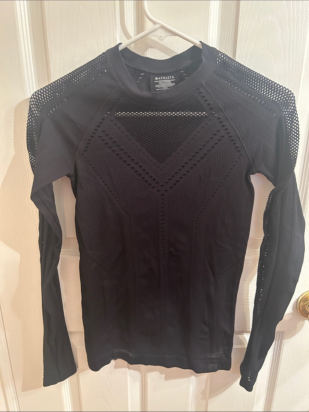 Athleta Black Seamless Mesh Performance Top